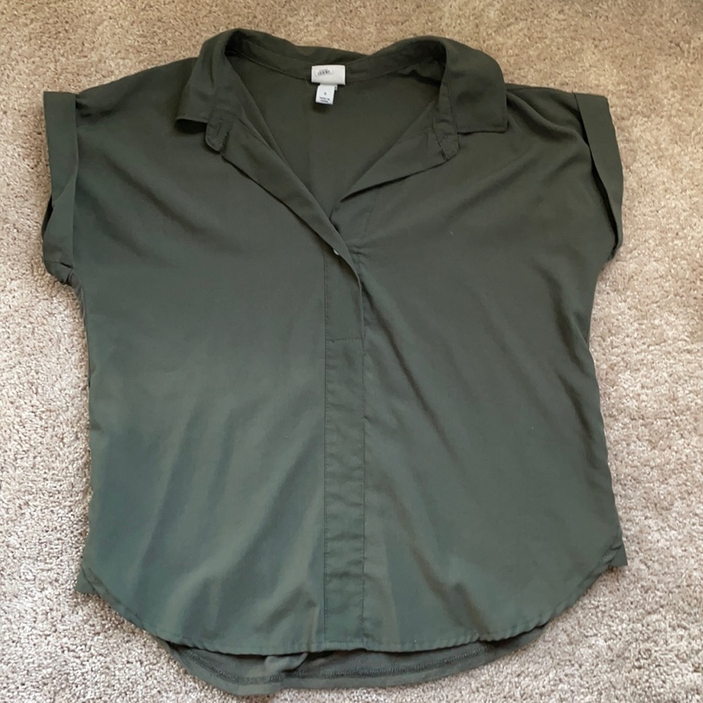 SOLD❗️Collared Tee
